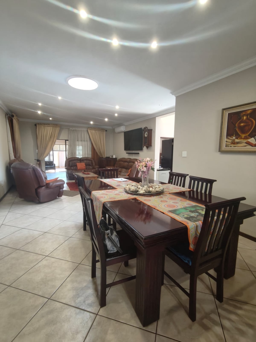 4 Bedroom Property for Sale in Vanderbijlpark SE 8 Gauteng