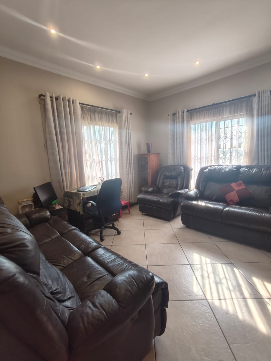 4 Bedroom Property for Sale in Vanderbijlpark SE 8 Gauteng