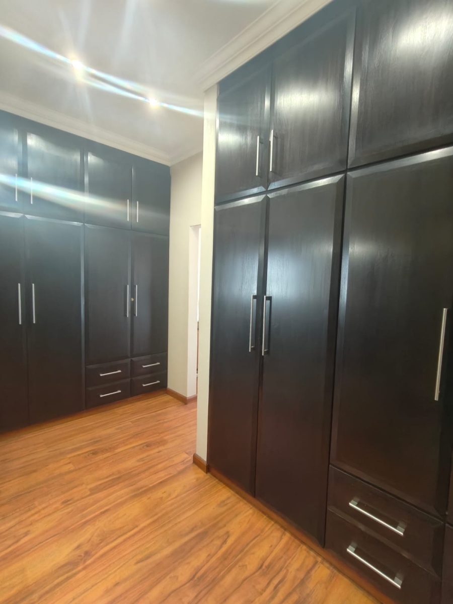 4 Bedroom Property for Sale in Vanderbijlpark SE 8 Gauteng