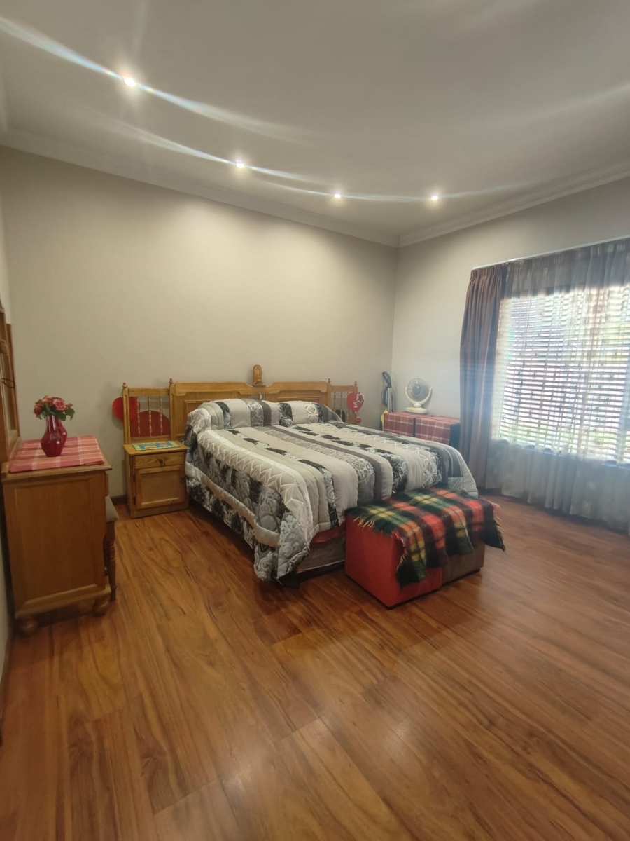 4 Bedroom Property for Sale in Vanderbijlpark SE 8 Gauteng