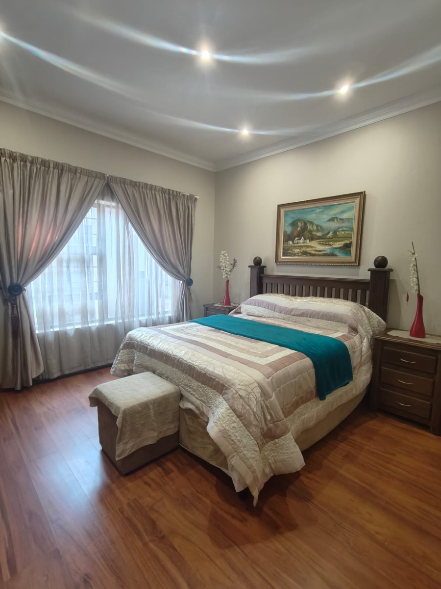 4 Bedroom Property for Sale in Vanderbijlpark SE 8 Gauteng