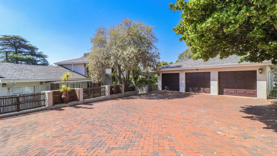 5 Bedroom Property for Sale in Bryanston Gauteng