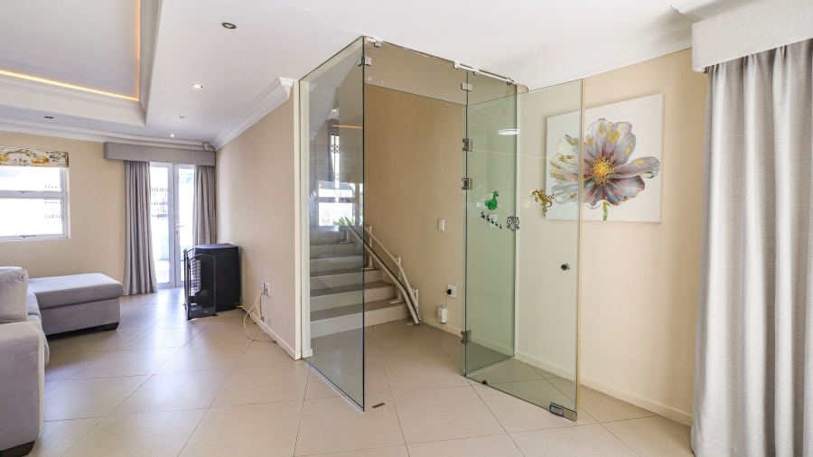 5 Bedroom Property for Sale in Bryanston Gauteng