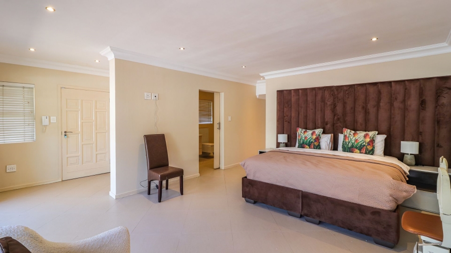 5 Bedroom Property for Sale in Bryanston Gauteng
