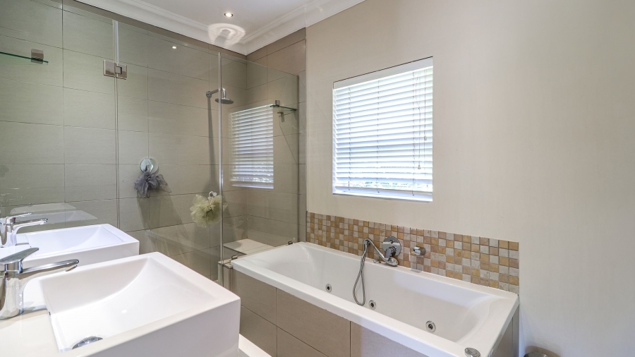 5 Bedroom Property for Sale in Bryanston Gauteng
