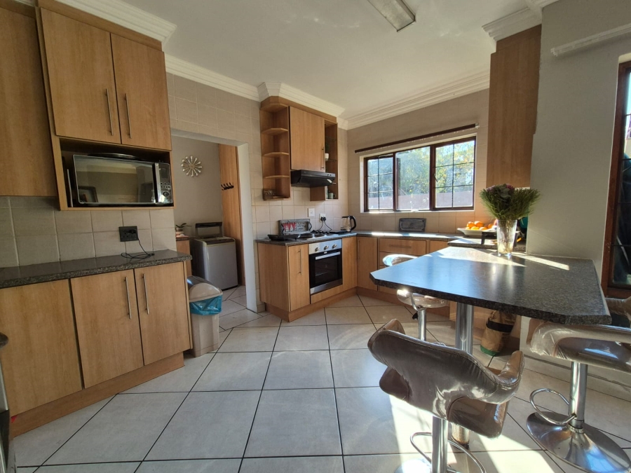 To Let 4 Bedroom Property for Rent in Vanderbijlpark SE 8 Gauteng