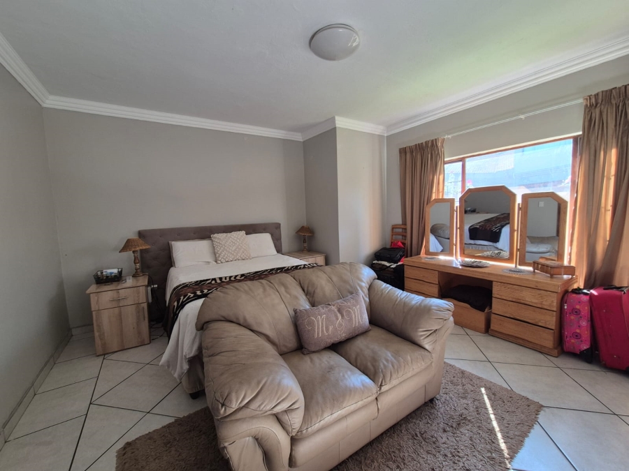 To Let 4 Bedroom Property for Rent in Vanderbijlpark SE 8 Gauteng