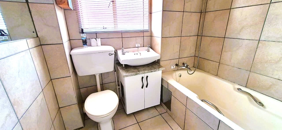 2 Bedroom Property for Sale in Three Rivers Gauteng
