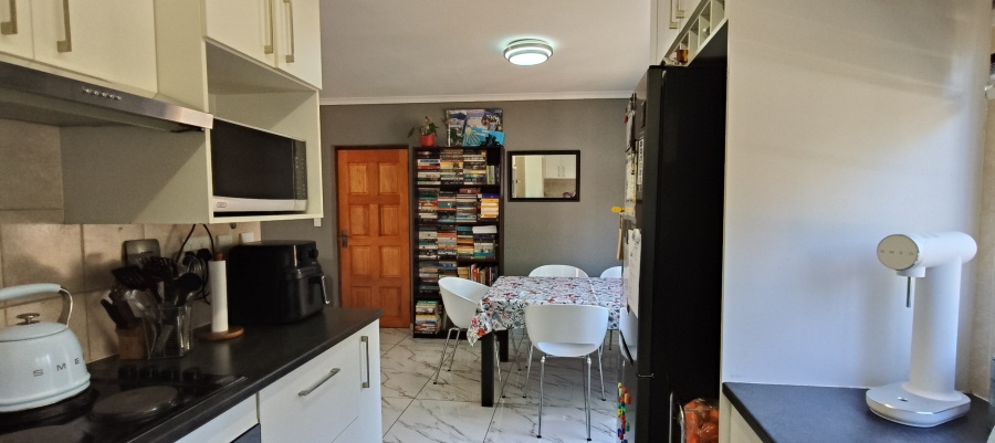 To Let 3 Bedroom Property for Rent in Sundowner Gauteng