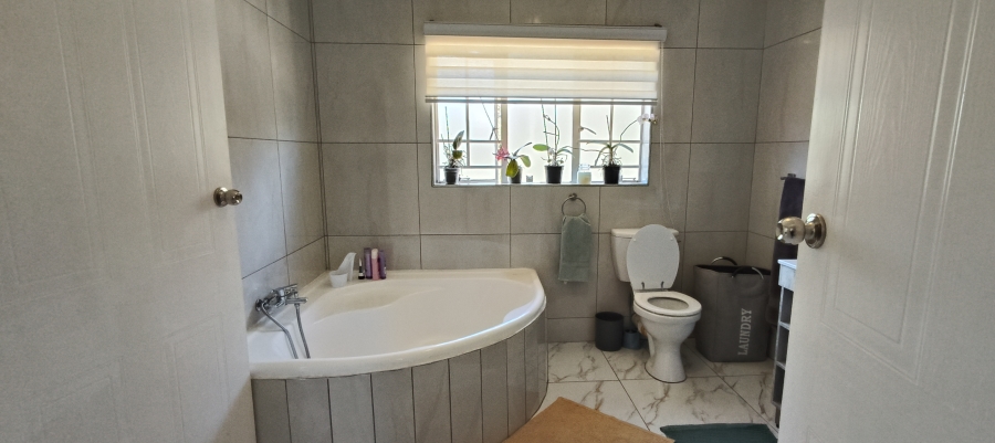 To Let 3 Bedroom Property for Rent in Sundowner Gauteng