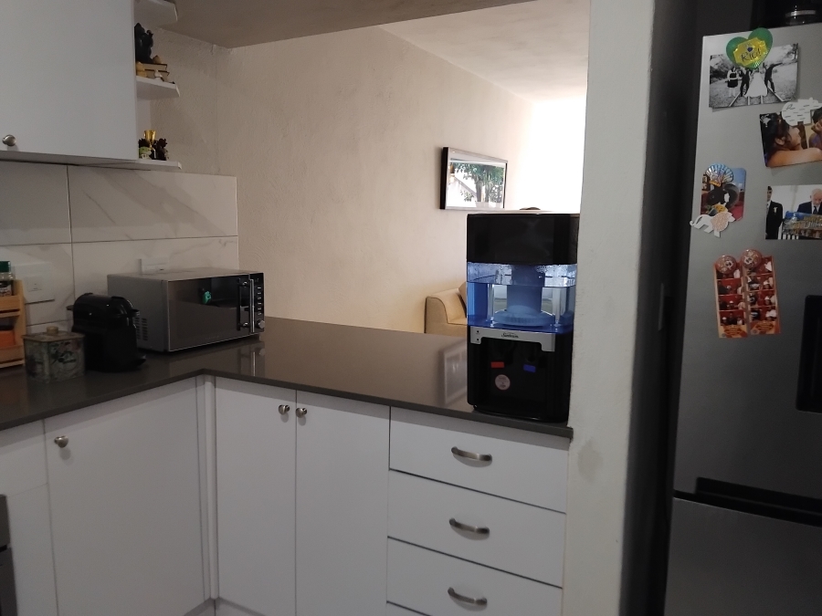 To Let 3 Bedroom Property for Rent in Fairland Gauteng