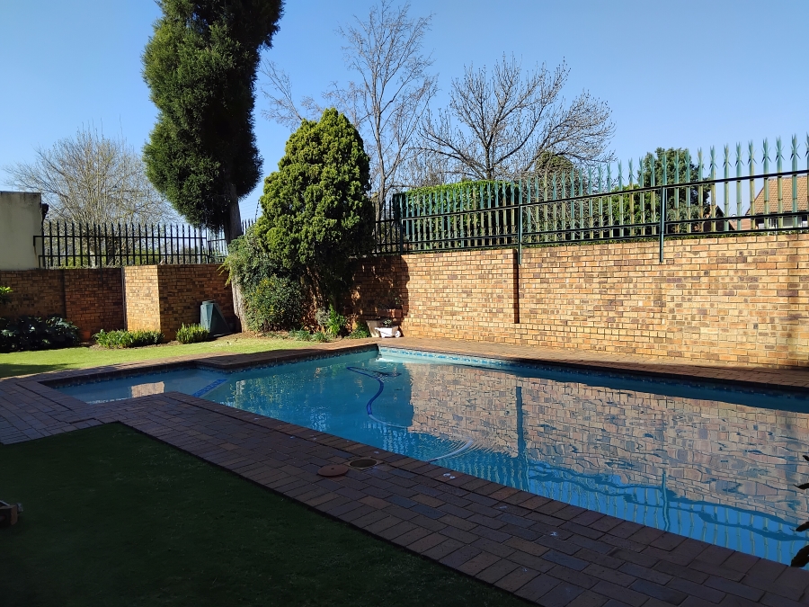 To Let 3 Bedroom Property for Rent in Fairland Gauteng