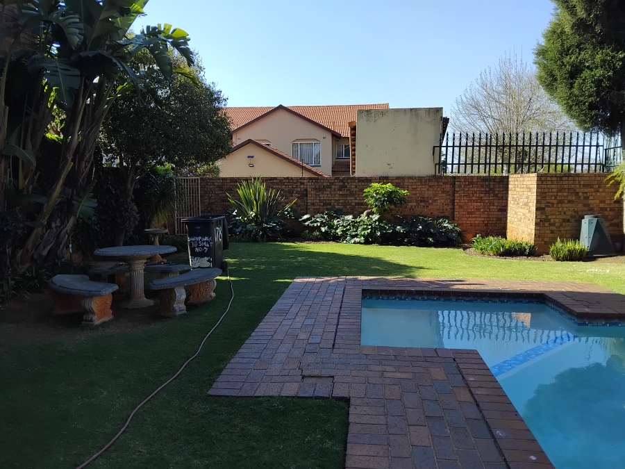 To Let 3 Bedroom Property for Rent in Fairland Gauteng