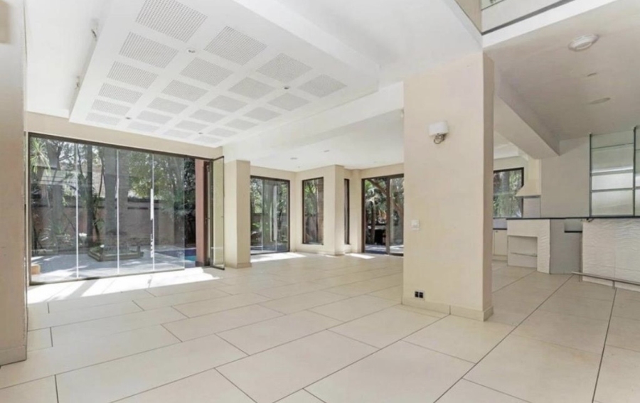 To Let 8 Bedroom Property for Rent in Atholl Gauteng