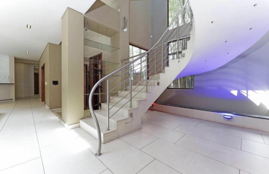 To Let 8 Bedroom Property for Rent in Atholl Gauteng