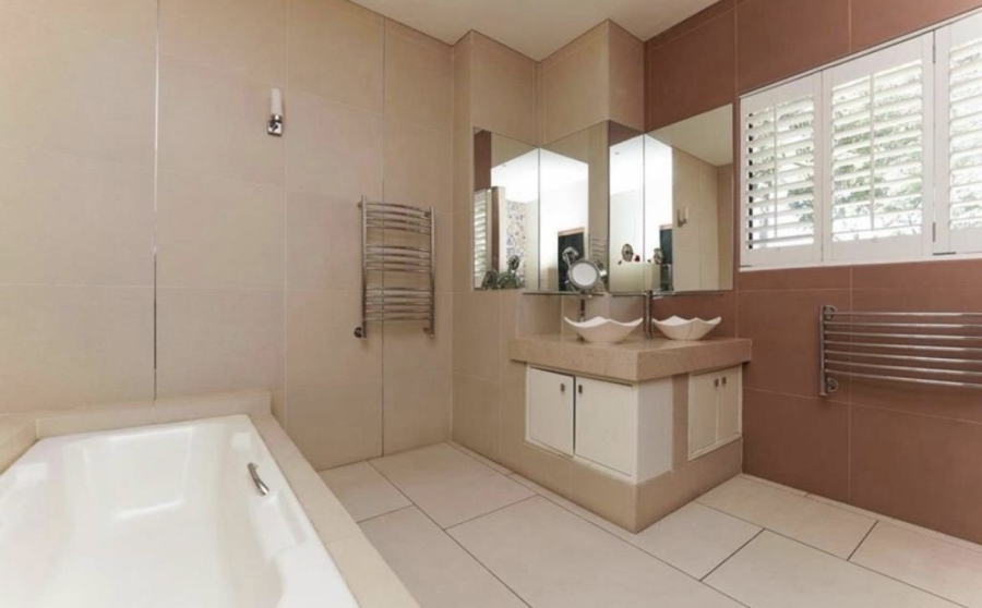 To Let 8 Bedroom Property for Rent in Atholl Gauteng