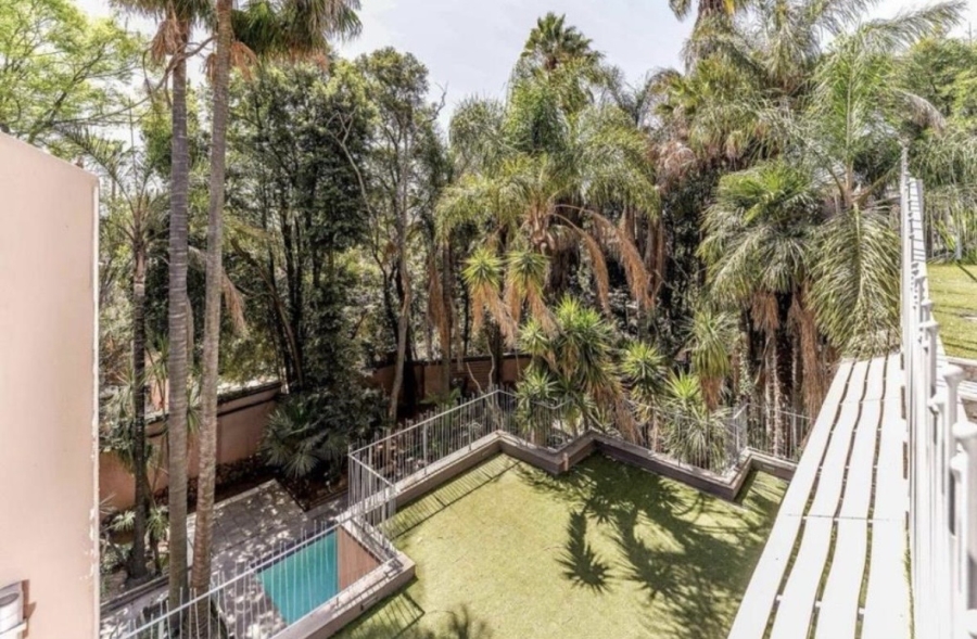 To Let 8 Bedroom Property for Rent in Atholl Gauteng