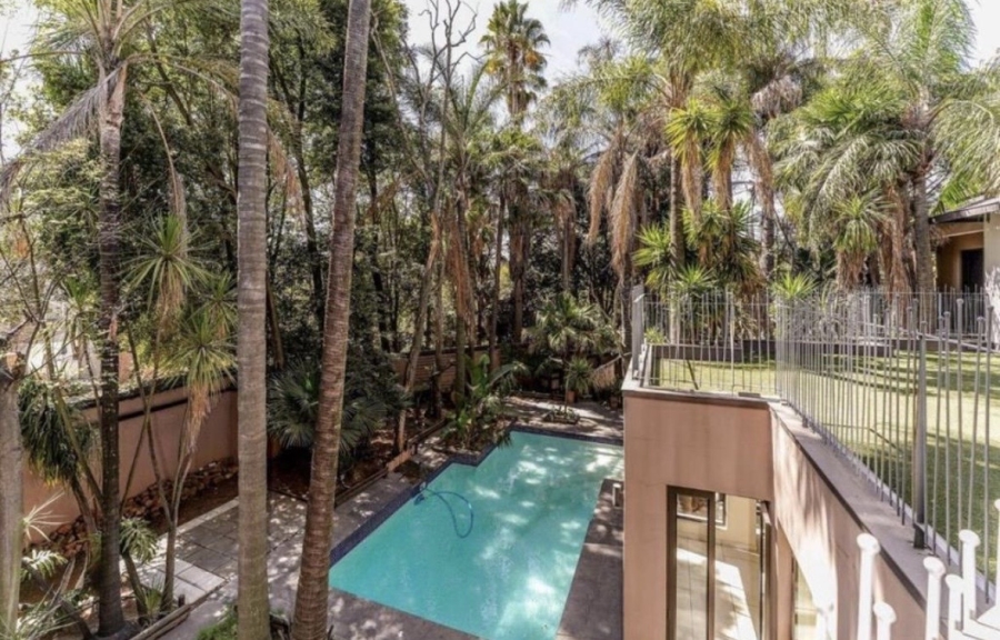 To Let 8 Bedroom Property for Rent in Atholl Gauteng