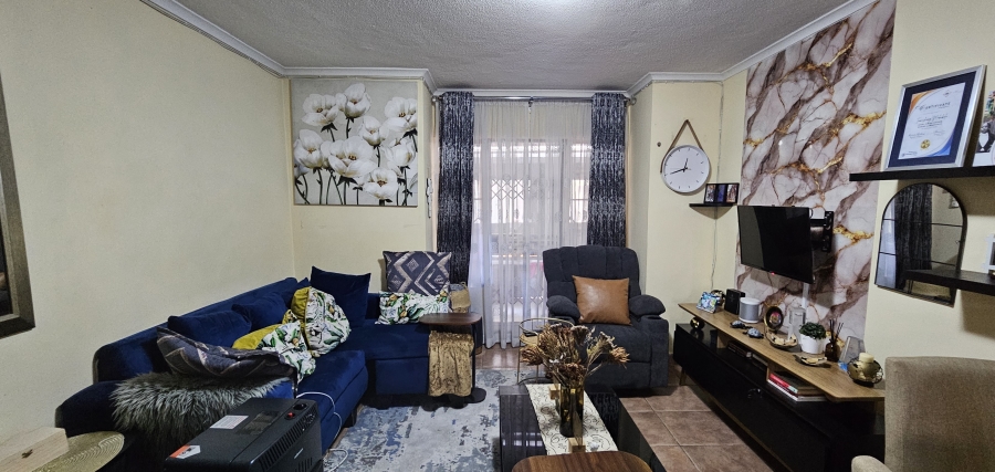 To Let 2 Bedroom Property for Rent in Castleview Gauteng