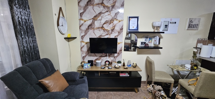 To Let 2 Bedroom Property for Rent in Castleview Gauteng