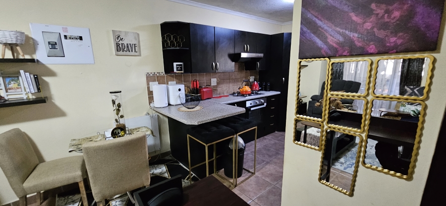 To Let 2 Bedroom Property for Rent in Castleview Gauteng