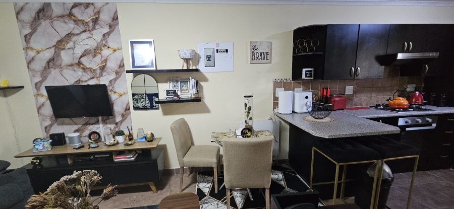 To Let 2 Bedroom Property for Rent in Castleview Gauteng