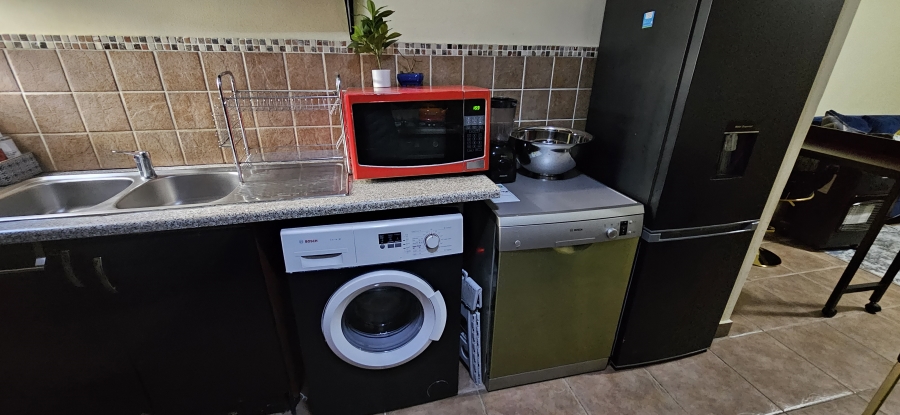 To Let 2 Bedroom Property for Rent in Castleview Gauteng