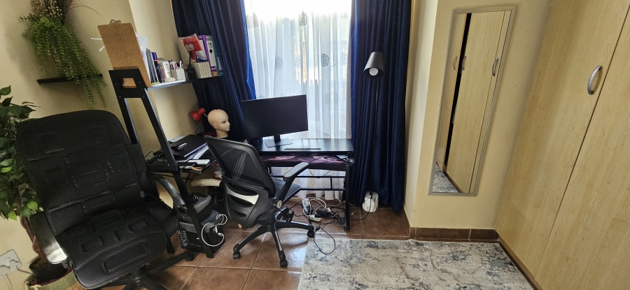 To Let 2 Bedroom Property for Rent in Castleview Gauteng