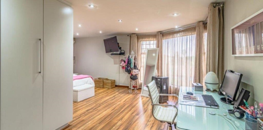 4 Bedroom Property for Sale in Dowerglen Ext 5 Gauteng