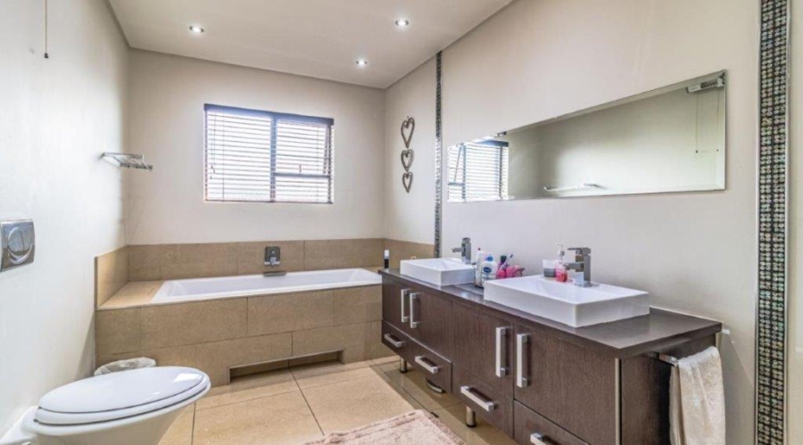 4 Bedroom Property for Sale in Dowerglen Ext 5 Gauteng