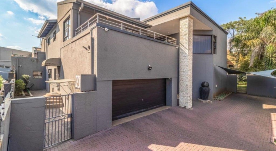 4 Bedroom Property for Sale in Dowerglen Ext 5 Gauteng