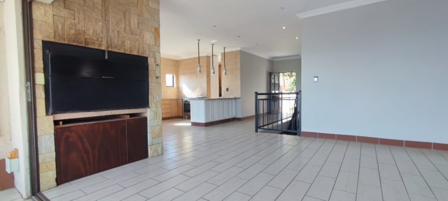 4 Bedroom Property for Sale in Eldoraigne Gauteng