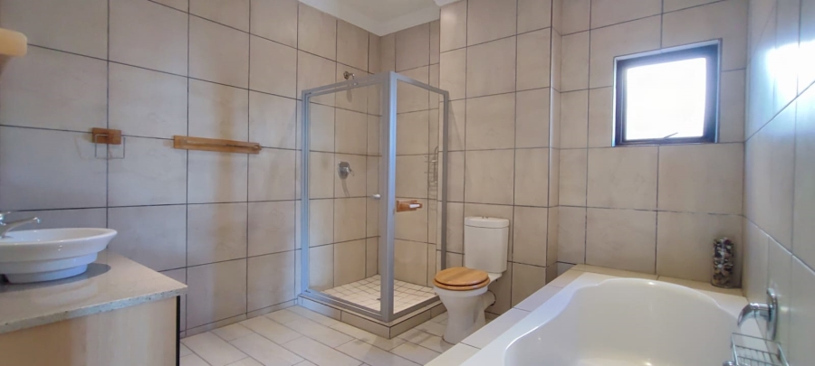 4 Bedroom Property for Sale in Eldoraigne Gauteng