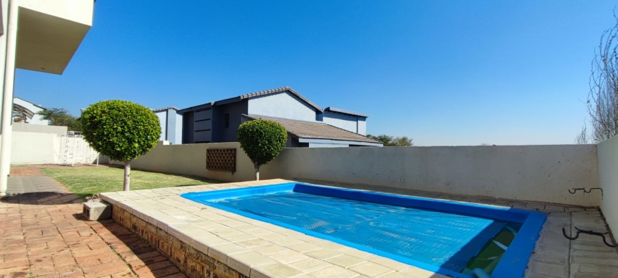 4 Bedroom Property for Sale in Eldoraigne Gauteng