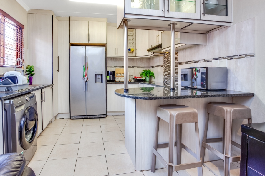 To Let 3 Bedroom Property for Rent in Allens Nek Gauteng