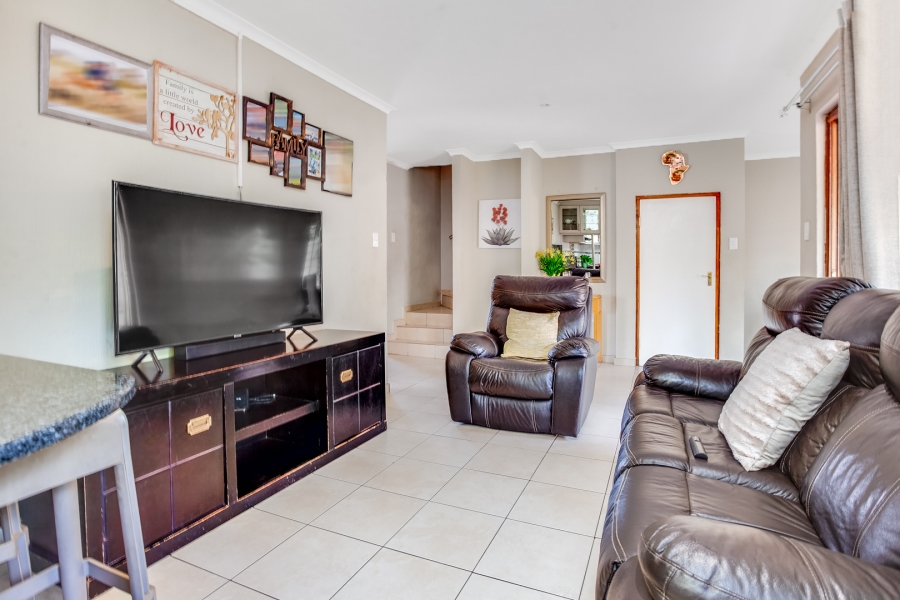 To Let 3 Bedroom Property for Rent in Allens Nek Gauteng