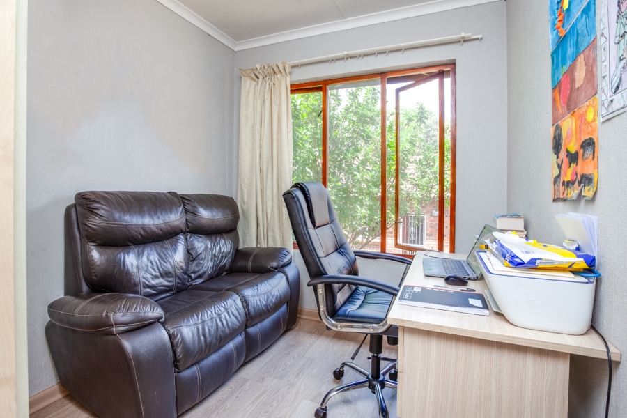 To Let 3 Bedroom Property for Rent in Allens Nek Gauteng