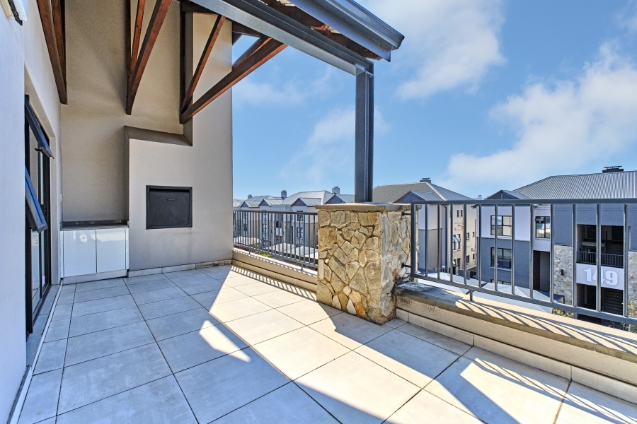 To Let 2 Bedroom Property for Rent in The Polofields Gauteng