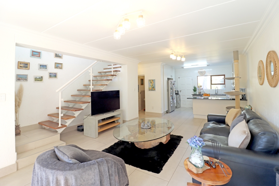 To Let 3 Bedroom Property for Rent in Oaklands Gauteng