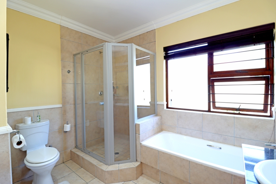 To Let 3 Bedroom Property for Rent in Oaklands Gauteng