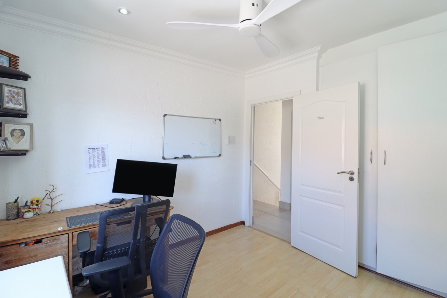 To Let 3 Bedroom Property for Rent in Oaklands Gauteng