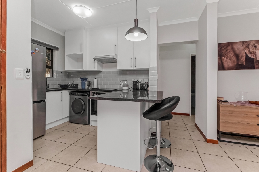To Let 2 Bedroom Property for Rent in Paulshof Gauteng