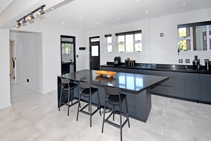 2 Bedroom Property for Sale in Illovo Gauteng