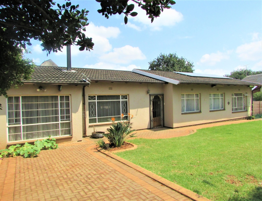 4 Bedroom Property for Sale in Greenhills Gauteng