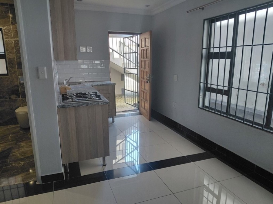 To Let 1 Bedroom Property for Rent in Bedfordview Gauteng