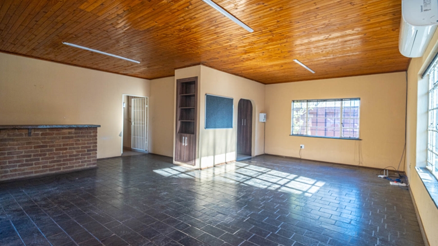 To Let 2 Bedroom Property for Rent in Lindley Gauteng
