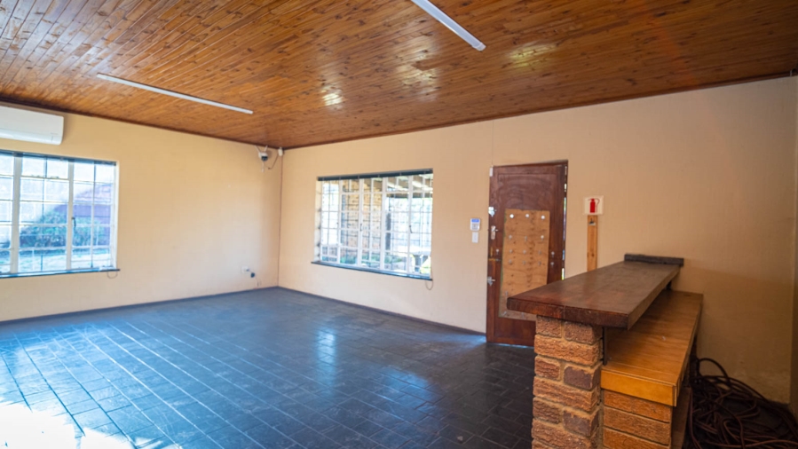 To Let 2 Bedroom Property for Rent in Lindley Gauteng