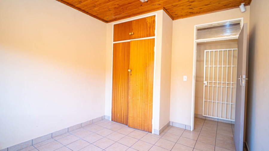 To Let 2 Bedroom Property for Rent in Lindley Gauteng
