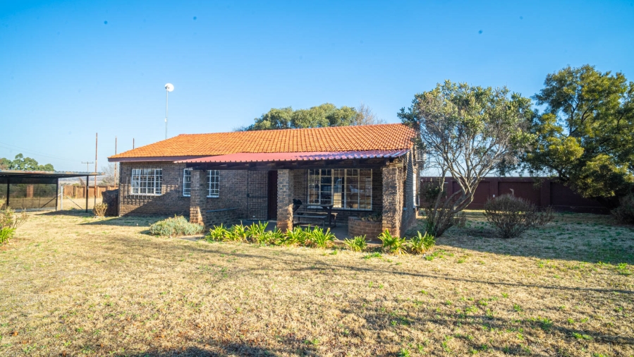 To Let 2 Bedroom Property for Rent in Lindley Gauteng