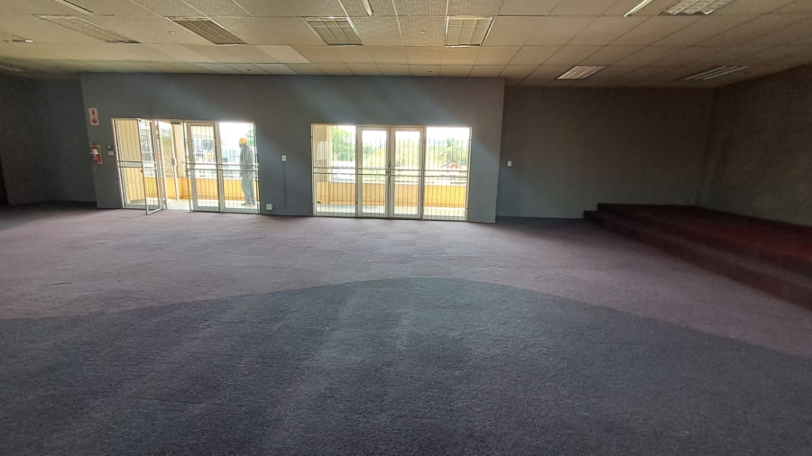 To Let Commercial Property for Rent in Pierre Van Ryneveld Gauteng